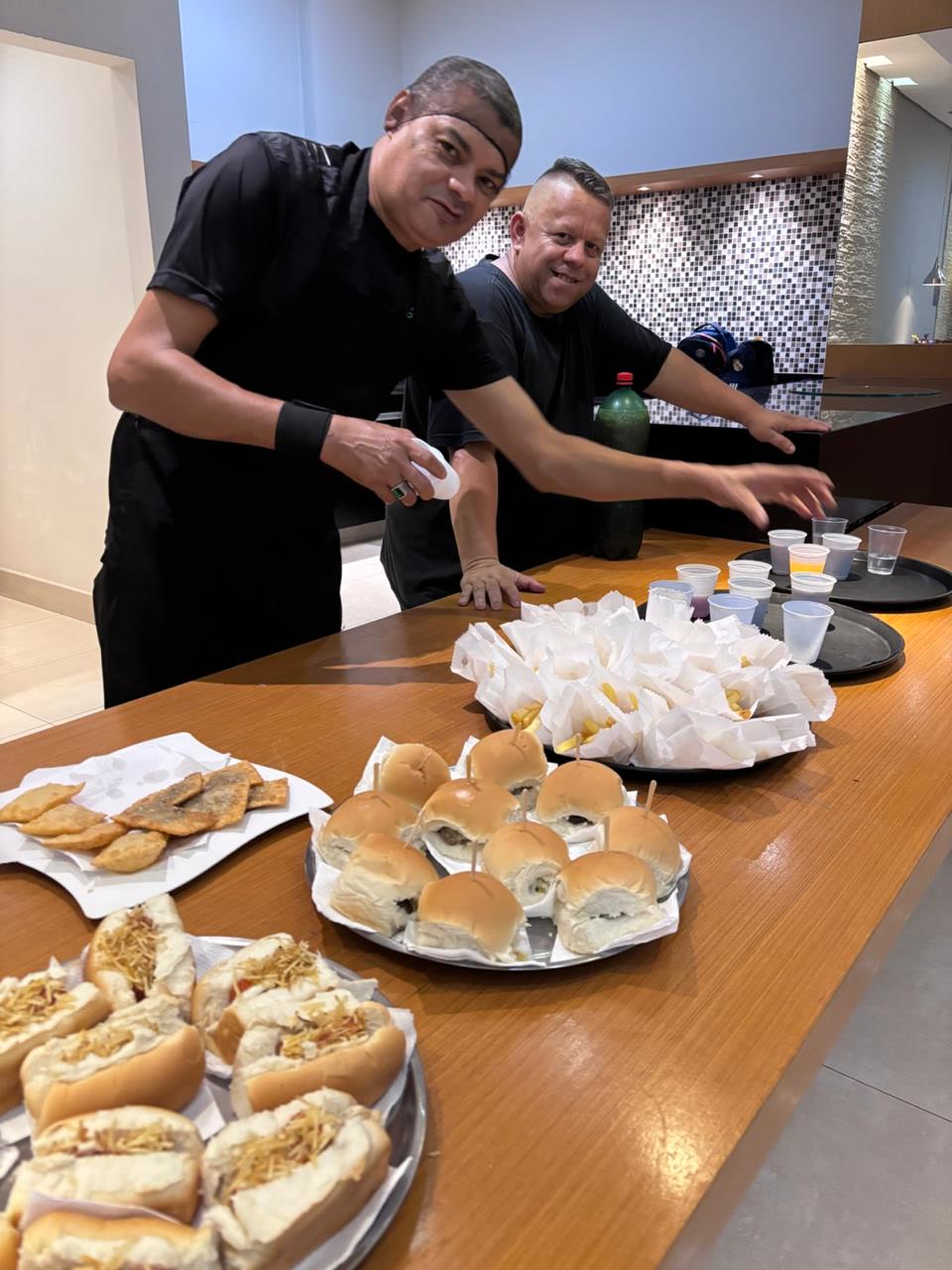 Foto de festa — Atendimento